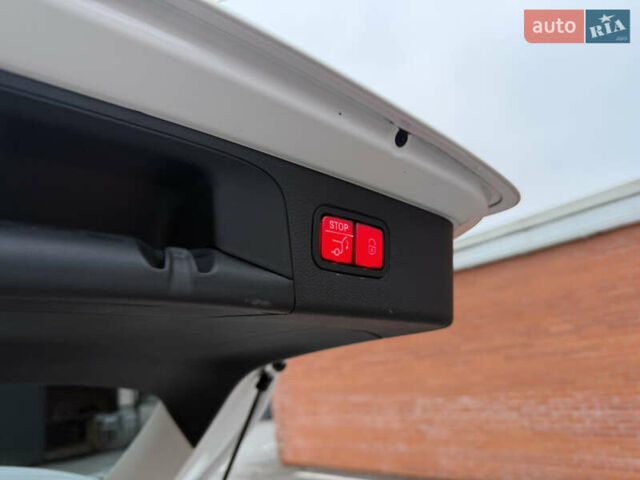 Білий Мерседес ГЛЦ-Клас, об'ємом двигуна 2 л та пробігом 46 тис. км за 33900 $, фото 49 на Automoto.ua