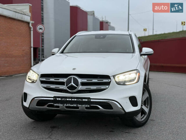 Білий Мерседес ГЛЦ-Клас, об'ємом двигуна 2 л та пробігом 46 тис. км за 33900 $, фото 4 на Automoto.ua