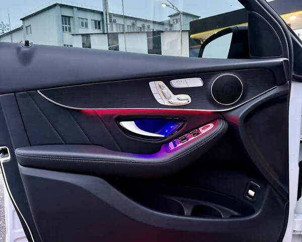 Білий Мерседес ГЛЦ-Клас, об'ємом двигуна 1.99 л та пробігом 10 тис. км за 42700 $, фото 19 на Automoto.ua