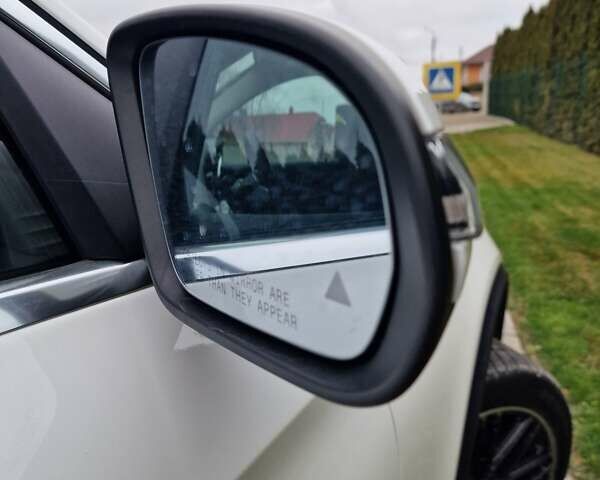 Белый Мерседес ГЛЦ-Класс, объемом двигателя 2 л и пробегом 50 тыс. км за 35000 $, фото 11 на Automoto.ua