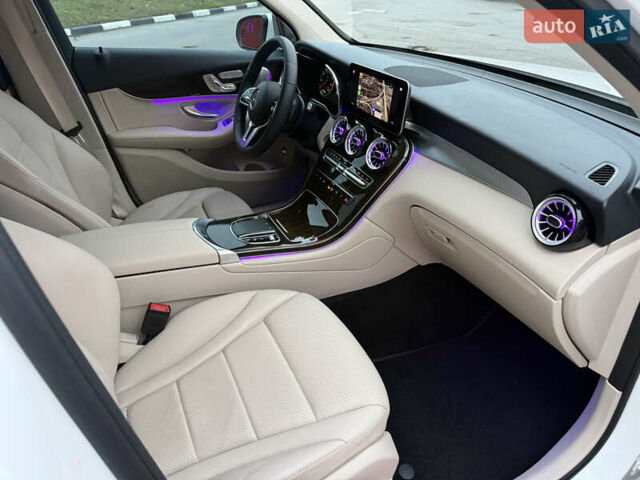 Білий Мерседес ГЛЦ-Клас, об'ємом двигуна 2 л та пробігом 46 тис. км за 33900 $, фото 56 на Automoto.ua