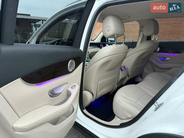 Білий Мерседес ГЛЦ-Клас, об'ємом двигуна 2 л та пробігом 46 тис. км за 33900 $, фото 41 на Automoto.ua