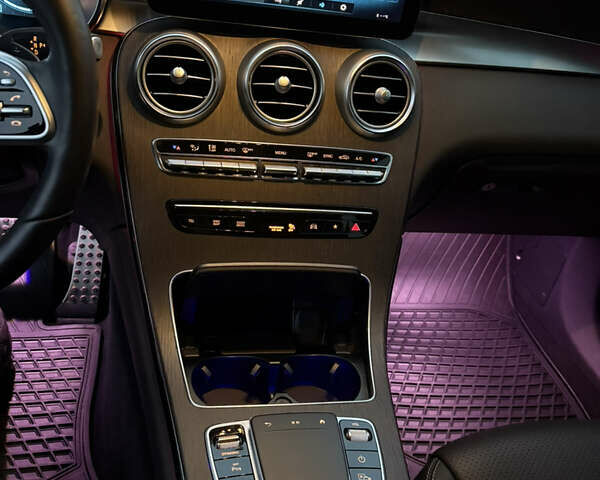 Білий Мерседес ГЛЦ-Клас, об'ємом двигуна 1.99 л та пробігом 10 тис. км за 42700 $, фото 22 на Automoto.ua