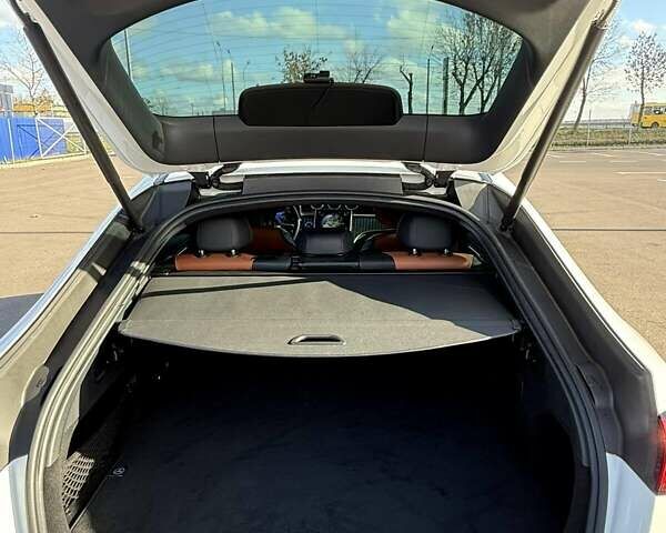 Белый Мерседес ГЛЦ-Класс, объемом двигателя 2 л и пробегом 14 тыс. км за 82000 $, фото 55 на Automoto.ua