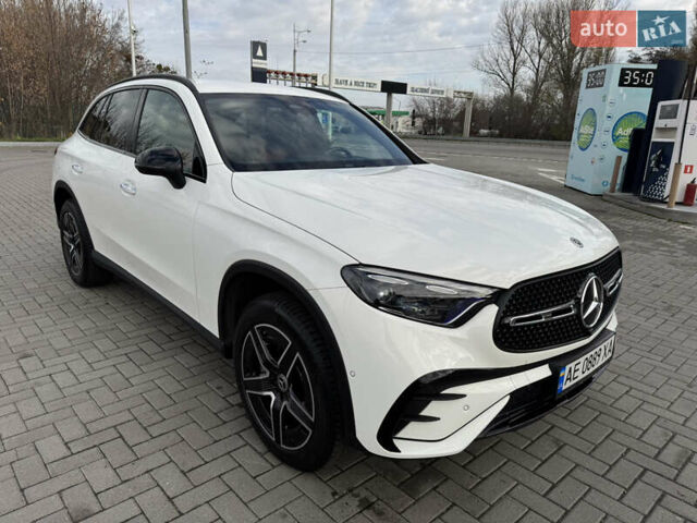 Белый Мерседес ГЛЦ-Класс, объемом двигателя 2 л и пробегом 30 тыс. км за 69900 $, фото 2 на Automoto.ua