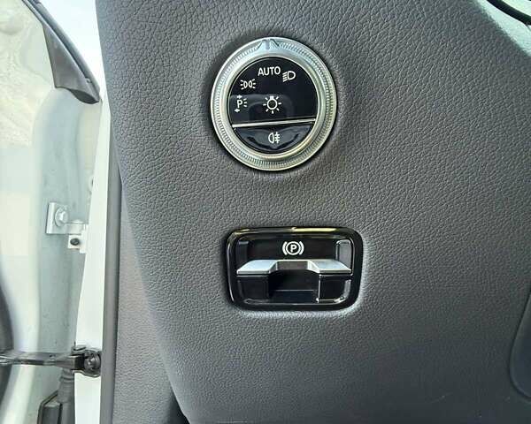 Белый Мерседес ГЛЦ-Класс, объемом двигателя 2 л и пробегом 14 тыс. км за 82000 $, фото 46 на Automoto.ua