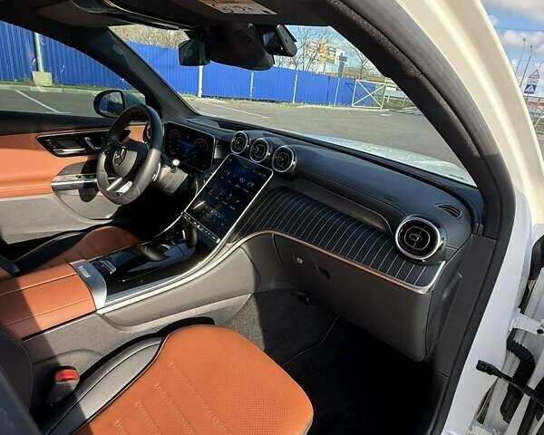 Белый Мерседес ГЛЦ-Класс, объемом двигателя 2 л и пробегом 14 тыс. км за 82000 $, фото 33 на Automoto.ua