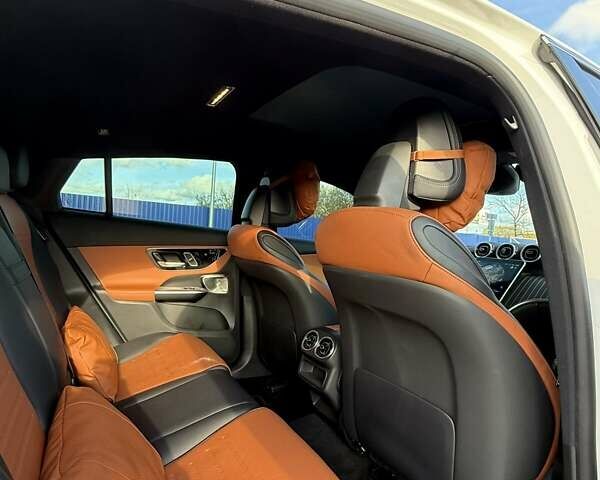 Белый Мерседес ГЛЦ-Класс, объемом двигателя 2 л и пробегом 14 тыс. км за 82000 $, фото 37 на Automoto.ua