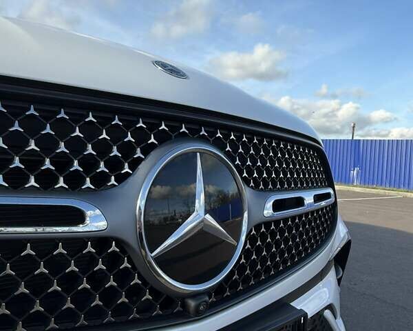 Белый Мерседес ГЛЦ-Класс, объемом двигателя 2 л и пробегом 14 тыс. км за 82000 $, фото 24 на Automoto.ua