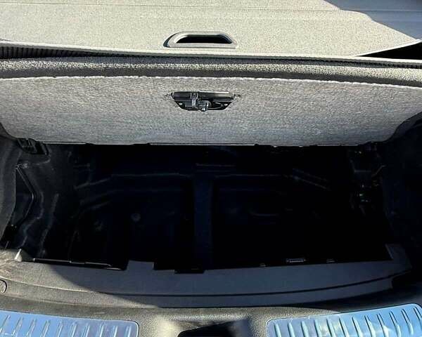 Белый Мерседес ГЛЦ-Класс, объемом двигателя 2 л и пробегом 14 тыс. км за 82000 $, фото 53 на Automoto.ua