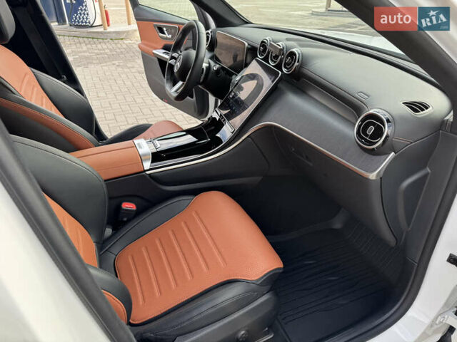 Белый Мерседес ГЛЦ-Класс, объемом двигателя 2 л и пробегом 30 тыс. км за 69900 $, фото 17 на Automoto.ua