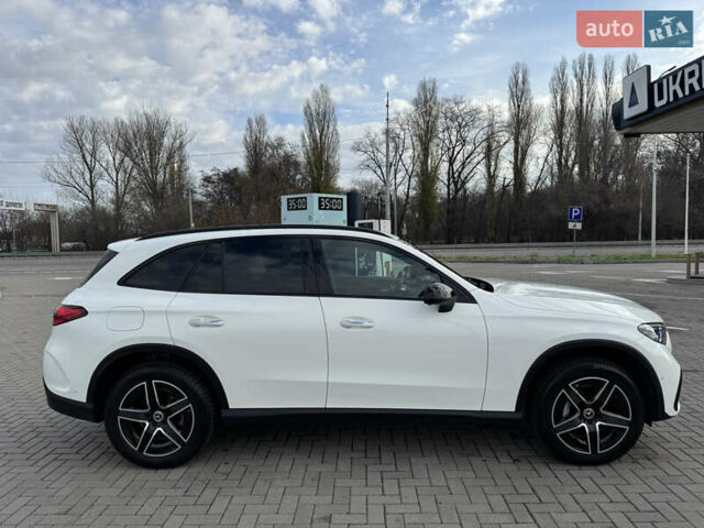 Белый Мерседес ГЛЦ-Класс, объемом двигателя 2 л и пробегом 30 тыс. км за 69900 $, фото 3 на Automoto.ua