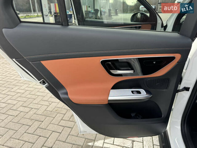 Белый Мерседес ГЛЦ-Класс, объемом двигателя 2 л и пробегом 30 тыс. км за 69900 $, фото 14 на Automoto.ua