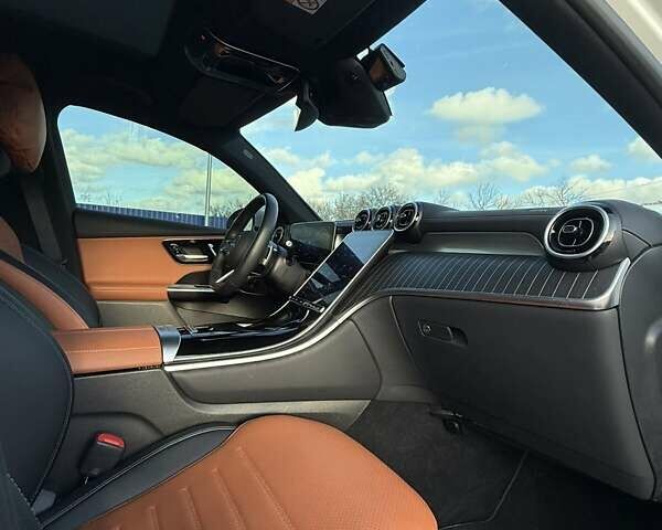 Белый Мерседес ГЛЦ-Класс, объемом двигателя 2 л и пробегом 14 тыс. км за 82000 $, фото 31 на Automoto.ua