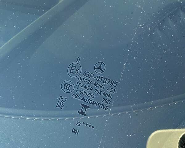 Белый Мерседес ГЛЦ-Класс, объемом двигателя 2 л и пробегом 14 тыс. км за 82000 $, фото 27 на Automoto.ua