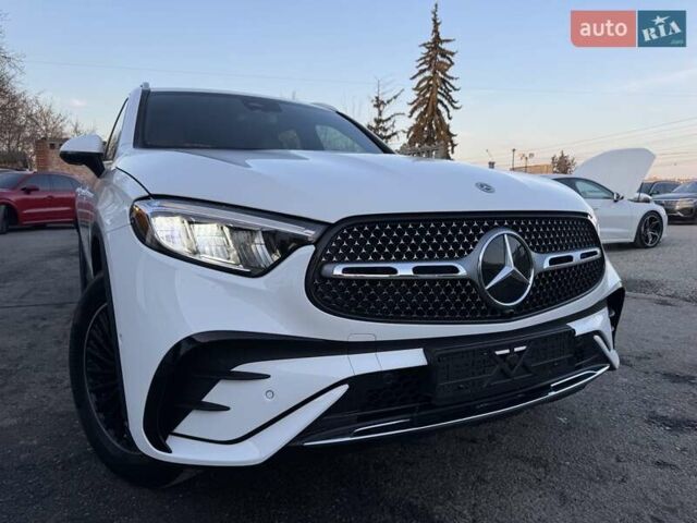 Белый Мерседес ГЛЦ-Класс, объемом двигателя 2 л и пробегом 6 тыс. км за 58900 $, фото 88 на Automoto.ua
