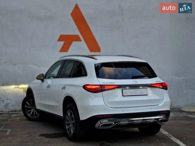 Мерседес ГЛЦ-Класс 2024 в Одессе на Automoto.ua Белый Мерседес ГЛЦ-Класс, объемом двигателя 2 л и пробегом 16 тыс. км за 64990 $, фото 27 на Automoto.ua