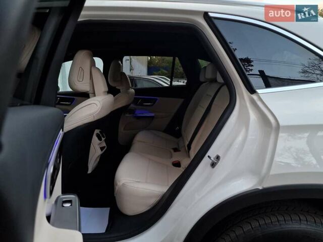 Мерседес ГЛЦ-Класс 2024 в Одессе на Automoto.ua Белый Мерседес ГЛЦ-Класс, объемом двигателя 2 л и пробегом 16 тыс. км за 64990 $, фото 64 на Automoto.ua