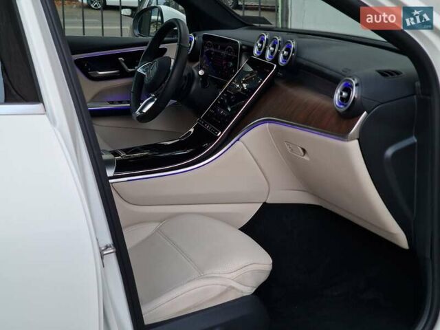 Мерседес ГЛЦ-Класс 2024 в Одессе на Automoto.ua Белый Мерседес ГЛЦ-Класс, объемом двигателя 2 л и пробегом 16 тыс. км за 64990 $, фото 57 на Automoto.ua