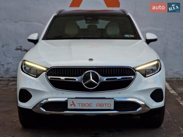 Мерседес ГЛЦ-Класс 2024 в Одессе на Automoto.ua Белый Мерседес ГЛЦ-Класс, объемом двигателя 2 л и пробегом 16 тыс. км за 64990 $, фото 2 на Automoto.ua