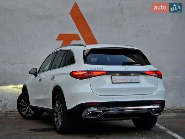 Мерседес ГЛЦ-Класс 2024 в Одессе на Automoto.ua Белый Мерседес ГЛЦ-Класс, объемом двигателя 2 л и пробегом 16 тыс. км за 64990 $, фото 29 на Automoto.ua