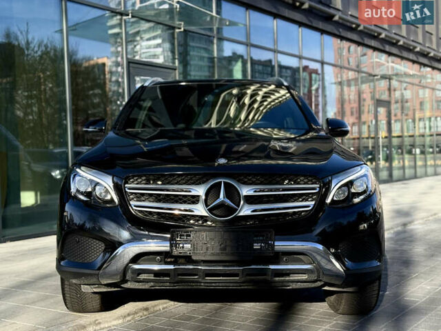 Мерседес ГЛЦ-Клас 2016 у Львові на Automoto.ua Чорний Мерседес ГЛЦ-Клас, об'ємом двигуна 1.99 л та пробігом 170 тис. км за 20499 $, фото 2 на Automoto.ua