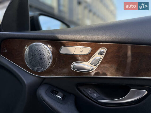 Мерседес ГЛЦ-Клас 2016 у Львові на Automoto.ua Чорний Мерседес ГЛЦ-Клас, об'ємом двигуна 1.99 л та пробігом 170 тис. км за 20499 $, фото 58 на Automoto.ua