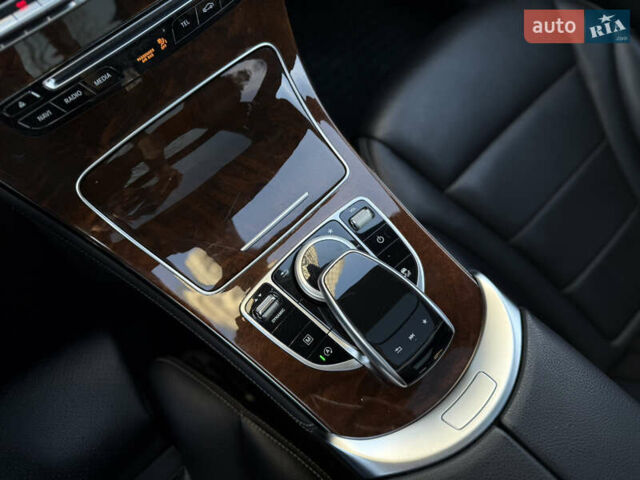 Мерседес ГЛЦ-Клас 2016 у Львові на Automoto.ua Чорний Мерседес ГЛЦ-Клас, об'ємом двигуна 1.99 л та пробігом 170 тис. км за 20499 $, фото 38 на Automoto.ua