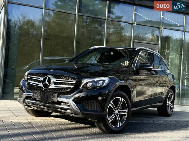 Мерседес ГЛЦ-Клас 2016 у Львові на Automoto.ua Чорний Мерседес ГЛЦ-Клас, об'ємом двигуна 1.99 л та пробігом 170 тис. км за 20499 $, фото 3 на Automoto.ua