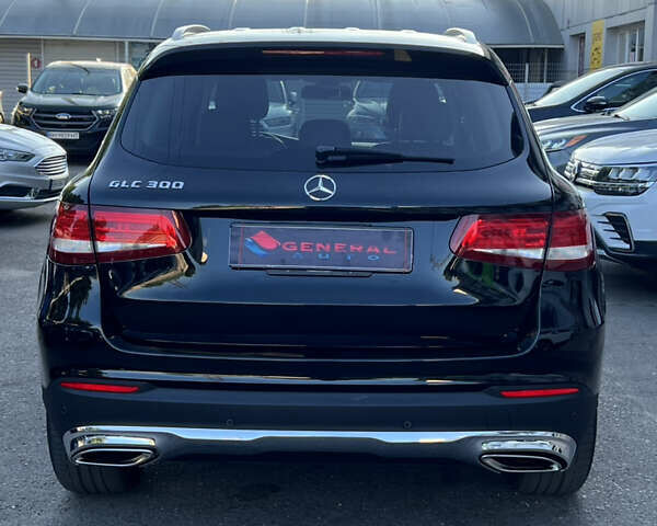 Черный Мерседес ГЛЦ-Класс, объемом двигателя 2 л и пробегом 117 тыс. км за 23800 $, фото 7 на Automoto.ua