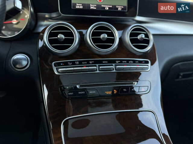 Мерседес ГЛЦ-Клас 2016 у Львові на Automoto.ua Чорний Мерседес ГЛЦ-Клас, об'ємом двигуна 1.99 л та пробігом 170 тис. км за 20499 $, фото 40 на Automoto.ua