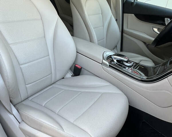 Черный Мерседес ГЛЦ-Класс, объемом двигателя 2 л и пробегом 117 тыс. км за 23800 $, фото 27 на Automoto.ua