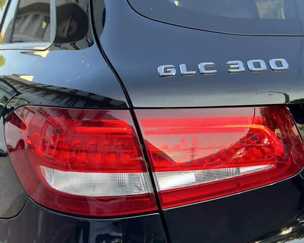 Черный Мерседес ГЛЦ-Класс, объемом двигателя 2 л и пробегом 117 тыс. км за 23800 $, фото 14 на Automoto.ua