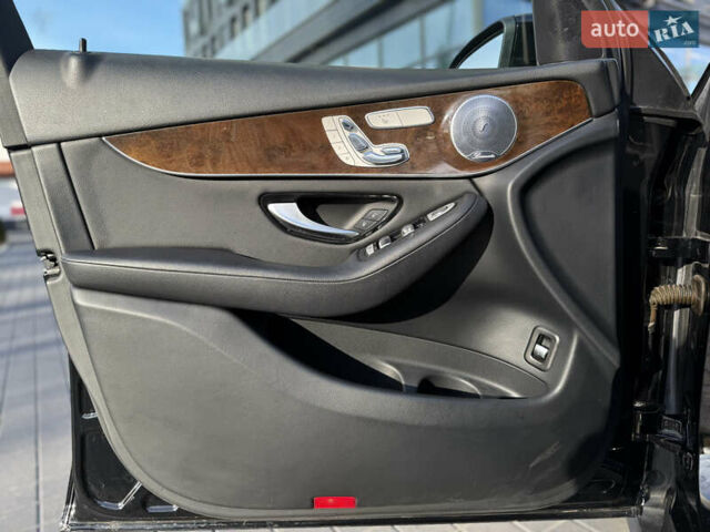 Мерседес ГЛЦ-Клас 2016 у Львові на Automoto.ua Чорний Мерседес ГЛЦ-Клас, об'ємом двигуна 1.99 л та пробігом 170 тис. км за 20499 $, фото 25 на Automoto.ua
