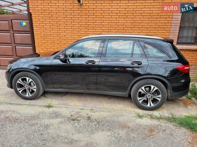 Мерседес ГЛЦ-Клас 2017 у Харкові на Automoto.ua Чорний Мерседес ГЛЦ-Клас, об'ємом двигуна 2.14 л та пробігом 105 тис. км за 29900 $, фото 5 на Automoto.ua