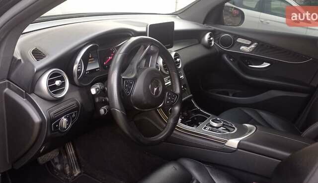 Черный Мерседес ГЛЦ-Класс, объемом двигателя 1.99 л и пробегом 124 тыс. км за 20500 $, фото 1 на Automoto.ua