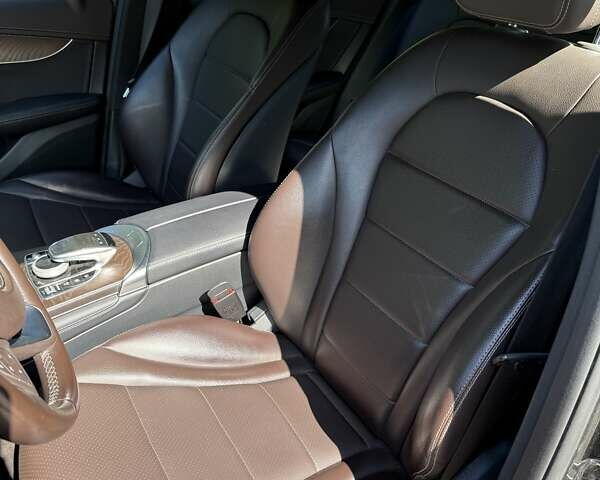 Мерседес ГЛЦ-Класс 2017 в Киеве на Automoto.ua Черный Мерседес ГЛЦ-Класс, объемом двигателя 2.14 л и пробегом 140 тыс. км за 32000 $, фото 13 на Automoto.ua