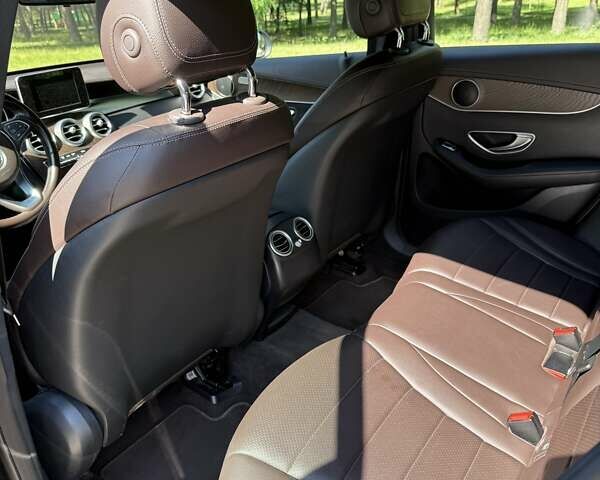 Мерседес ГЛЦ-Класс 2017 в Киеве на Automoto.ua Черный Мерседес ГЛЦ-Класс, объемом двигателя 2.14 л и пробегом 140 тыс. км за 32000 $, фото 12 на Automoto.ua