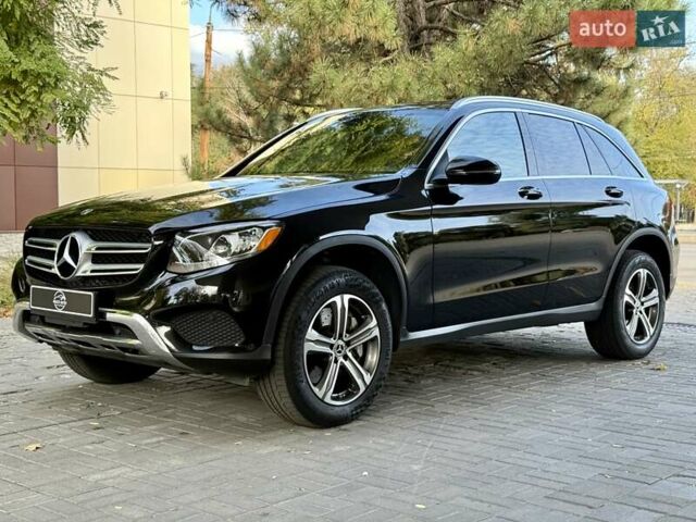 Черный Мерседес ГЛЦ-Класс, объемом двигателя 2 л и пробегом 110 тыс. км за 21700 $, фото 2 на Automoto.ua