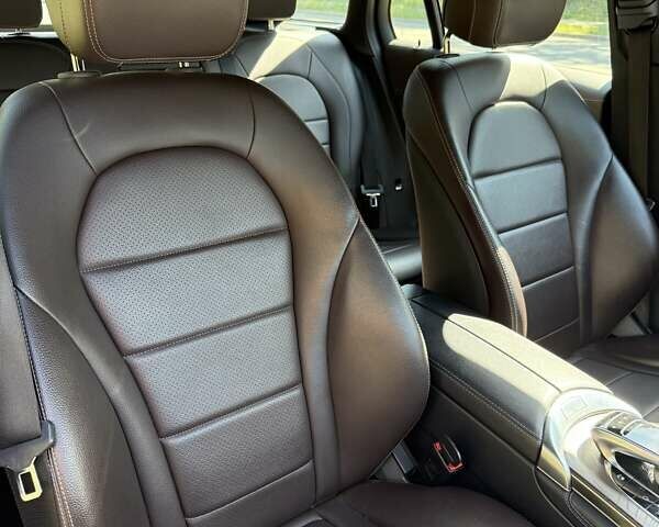 Мерседес ГЛЦ-Класс 2017 в Киеве на Automoto.ua Черный Мерседес ГЛЦ-Класс, объемом двигателя 2.14 л и пробегом 140 тыс. км за 32000 $, фото 10 на Automoto.ua