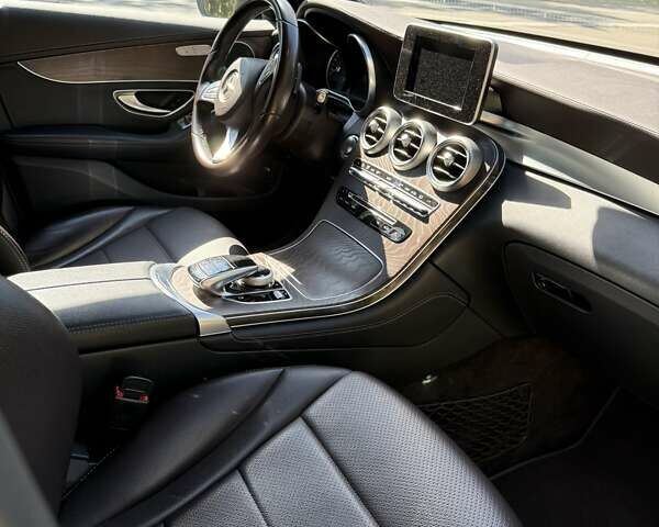 Мерседес ГЛЦ-Класс 2017 в Киеве на Automoto.ua Черный Мерседес ГЛЦ-Класс, объемом двигателя 2.14 л и пробегом 140 тыс. км за 32000 $, фото 8 на Automoto.ua