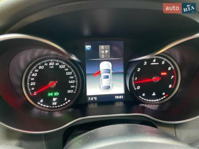 Мерседес ГЛЦ-Клас 2018 у Києві на Automoto.ua Чорний Мерседес ГЛЦ-Клас, об'ємом двигуна 2 л та пробігом 82 тис. км за 45990 $, фото 37 на Automoto.ua