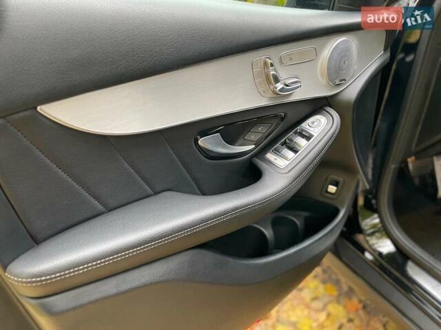 Мерседес ГЛЦ-Клас 2018 у Києві на Automoto.ua Чорний Мерседес ГЛЦ-Клас, об'ємом двигуна 2 л та пробігом 82 тис. км за 45990 $, фото 29 на Automoto.ua