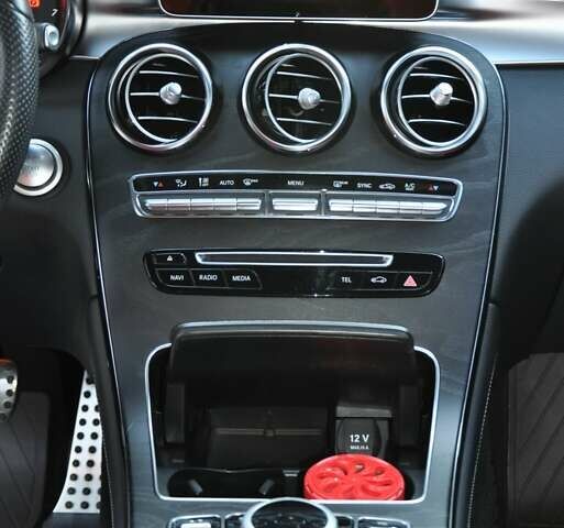 Черный Мерседес ГЛЦ-Класс, объемом двигателя 1.99 л и пробегом 68 тыс. км за 37000 $, фото 31 на Automoto.ua