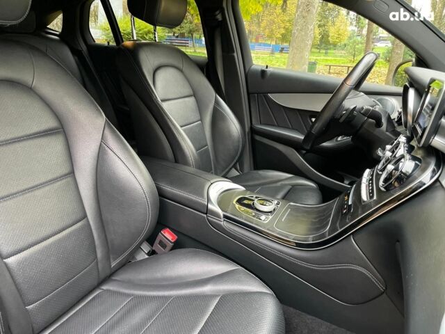 Мерседес ГЛЦ-Класс 2018 в Киеве на Automoto.ua Черный Мерседес ГЛЦ-Класс, объемом двигателя 2 л и пробегом 82 тыс. км за 45990 $, фото 46 на Automoto.ua