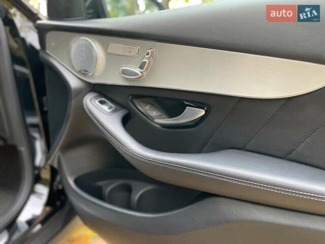 Мерседес ГЛЦ-Клас 2018 у Києві на Automoto.ua Чорний Мерседес ГЛЦ-Клас, об'ємом двигуна 2 л та пробігом 82 тис. км за 45990 $, фото 45 на Automoto.ua