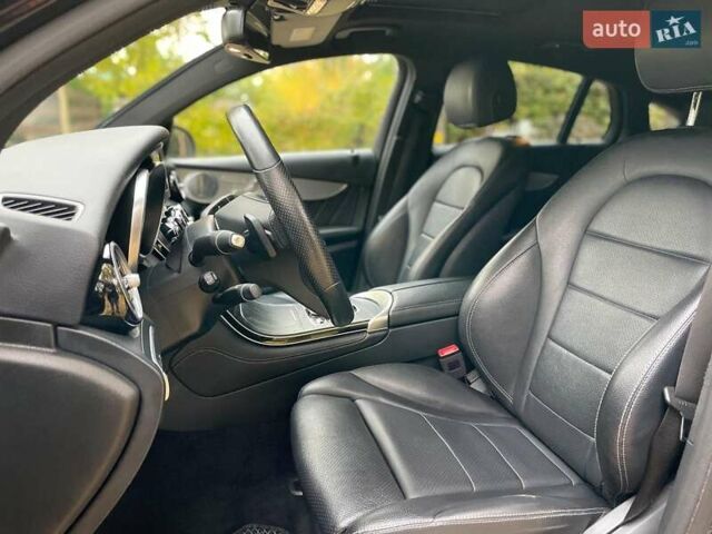 Мерседес ГЛЦ-Клас 2018 у Києві на Automoto.ua Чорний Мерседес ГЛЦ-Клас, об'ємом двигуна 2 л та пробігом 82 тис. км за 45990 $, фото 32 на Automoto.ua