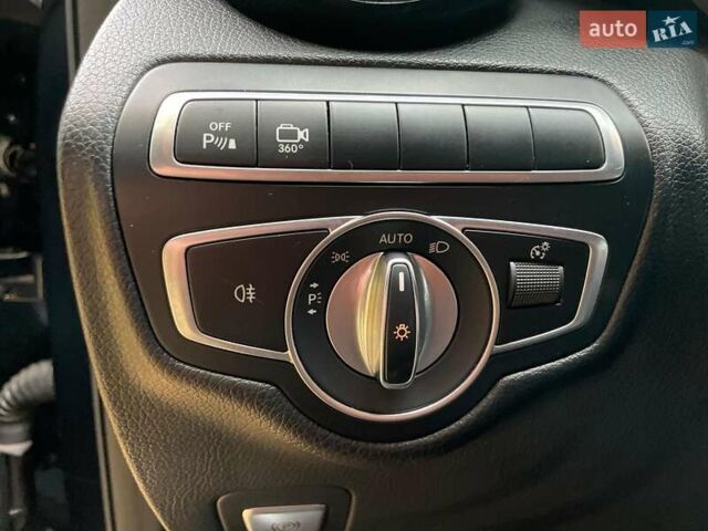 Мерседес ГЛЦ-Клас 2018 у Києві на Automoto.ua Чорний Мерседес ГЛЦ-Клас, об'ємом двигуна 2 л та пробігом 82 тис. км за 45990 $, фото 33 на Automoto.ua