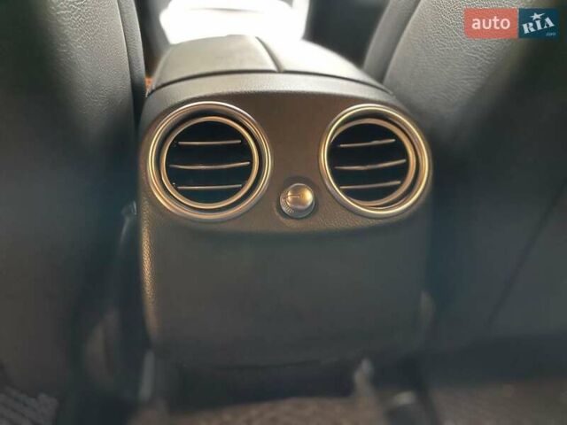 Мерседес ГЛЦ-Клас 2018 у Києві на Automoto.ua Чорний Мерседес ГЛЦ-Клас, об'ємом двигуна 2 л та пробігом 82 тис. км за 45990 $, фото 25 на Automoto.ua