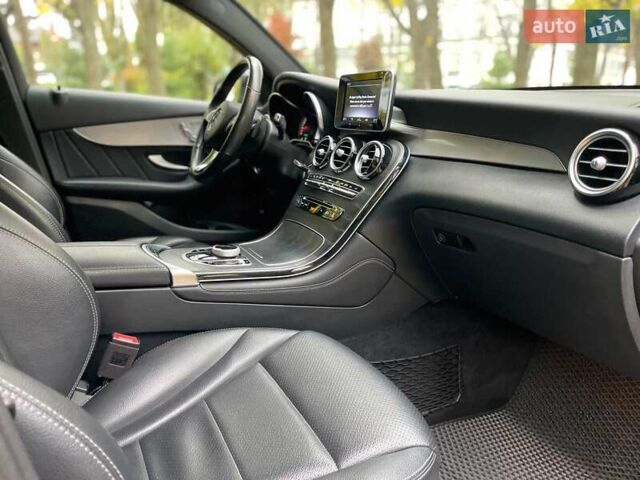Мерседес ГЛЦ-Клас 2018 у Києві на Automoto.ua Чорний Мерседес ГЛЦ-Клас, об'ємом двигуна 2 л та пробігом 82 тис. км за 45990 $, фото 46 на Automoto.ua